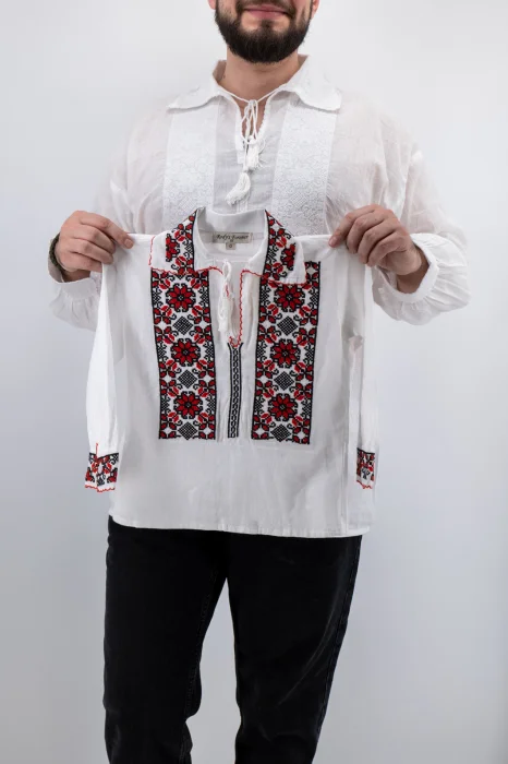 Ie traditionala baieti Bucur 3