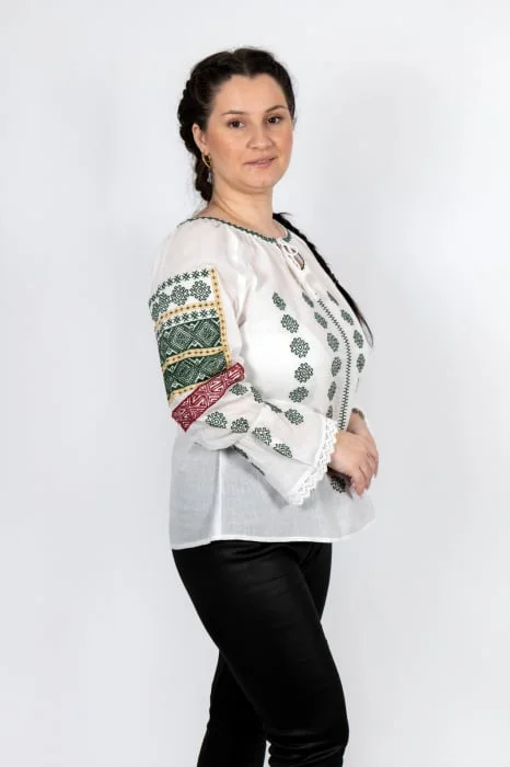 Ie Traditionala Gabriela 2