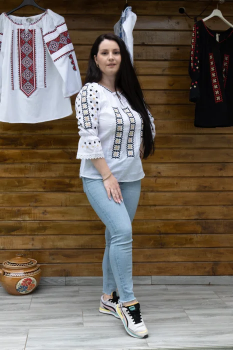 Ie Traditionala Tania