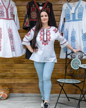 Ie Traditionala Petra