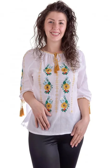 Ie traditionala alba cu motiv floral galben Ioana