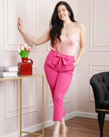Pantaloni roz cu fundita in talie