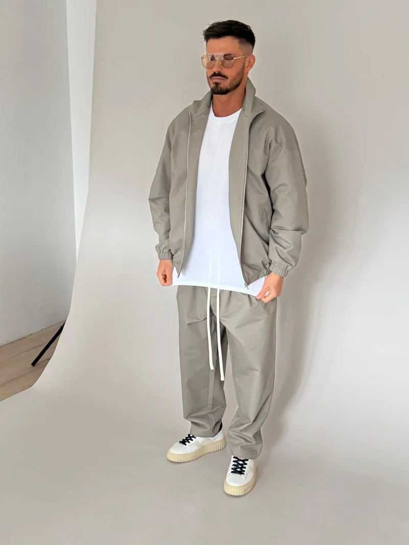 Set Jacheta cu fermoar si pantalon lung drept Taupe