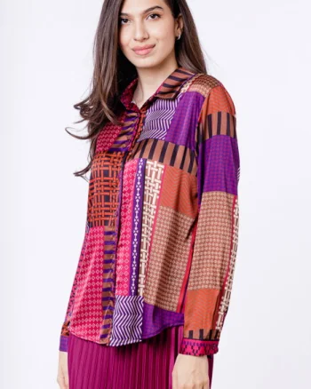 Camasa din satin cu imprimeu geometric predominant mov