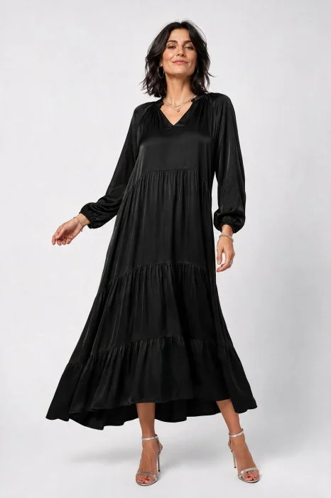 Rochie lunga din satin cu matase si vascoza, croi amplu cu volane - neagra