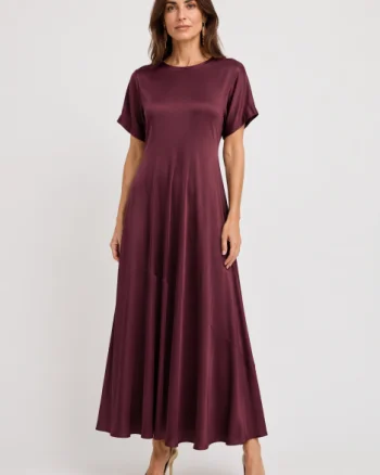 Rochie lunga din satin cu matase si vascoza, croi amplu si design fluid, bordo