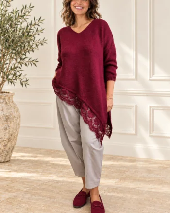 Pulover pufos bordo, oversize cu colt si dantela pe margini si decolteu in V