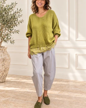 Pulover pufos verde oliv, oversize cu dantela pe margini si decolteu in V
