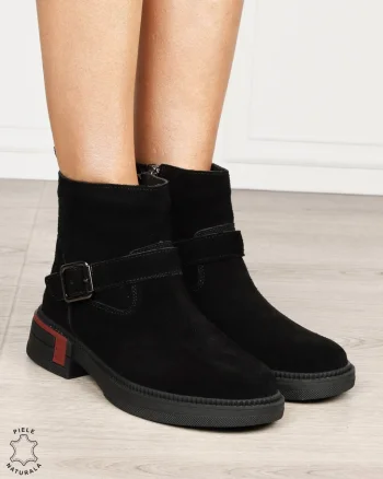 Ghete damă din piele naturală întoarsă, cu baretă și cataramă CRL1887 NEGRU