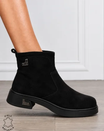 Ghete damă din piele naturală Intoarsa cu design clasic și talpă confortabilă CRL1856 NEGRU