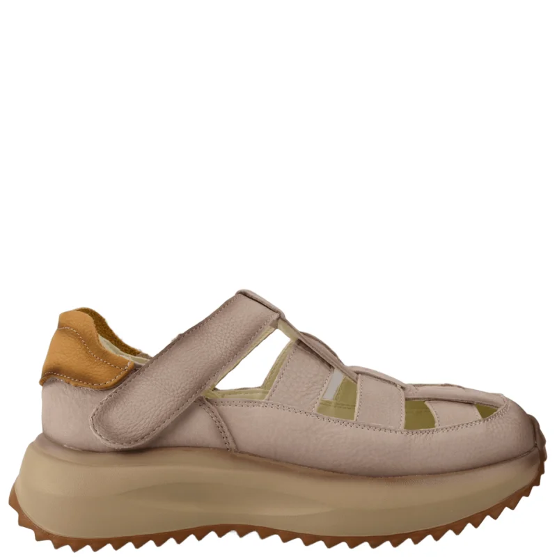 Sneakers KM8882