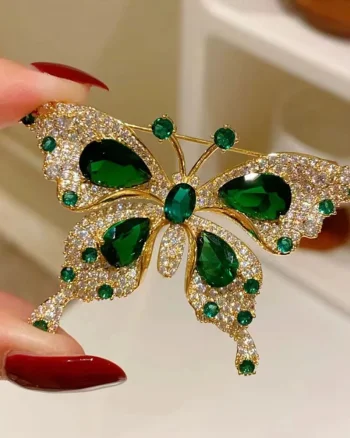Brosa fluture, eleganta, cu cristale - model 20