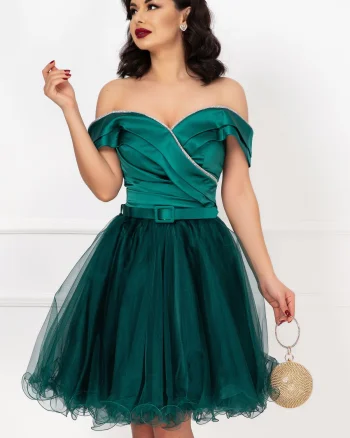 Rochie de ocazie baby-doll verde cu fronseuri si banda din strassuri