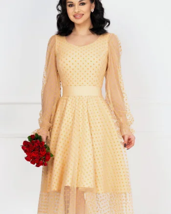Rochie de ocazie crem acoperita de tulle cu buline