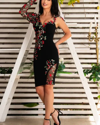Rochie eleganta Edith cu trandafiri brodati si decupaje indraznete