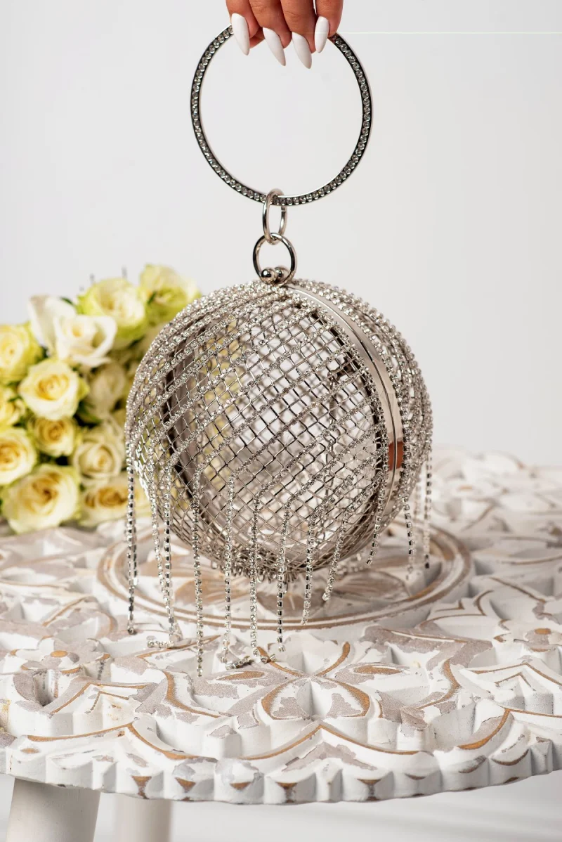 Clutch argintiu tip sfera cu franjuri din strassuri