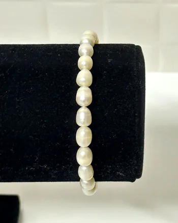 Bratara dama Classy, elastica, cu perle mici de cultura, Alb unt