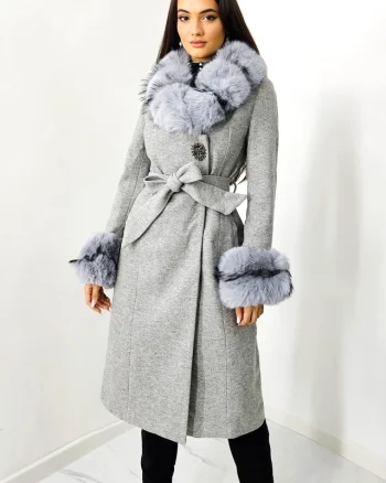 Palton elegant Anastasia, cu brosa, mansete si guler din blana ecologica, Gri