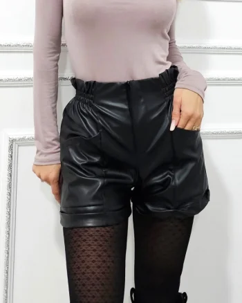 Pantaloni scurti RUJA, din piele ecologica, talie inalta cu paper bag si buzunare, Negru