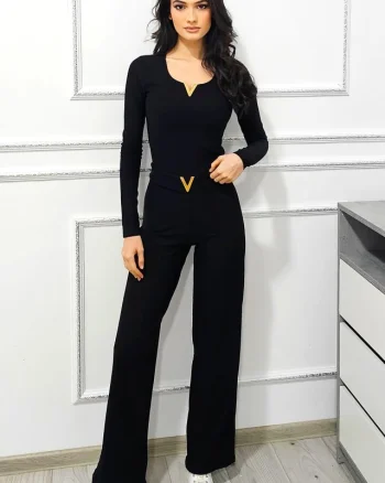 Compleu casual DELYA, cu bluza decoltata si pantaloni talie inalta, Negru