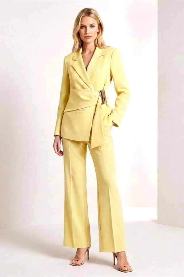 Costum Lumira doua piese, sacou cu detaliu elegant si catarama aurie, Galben, Marime S/M