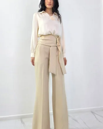Pantaloni lungi, croi evazat Liora, cu inchidere wrap metalica, Crem