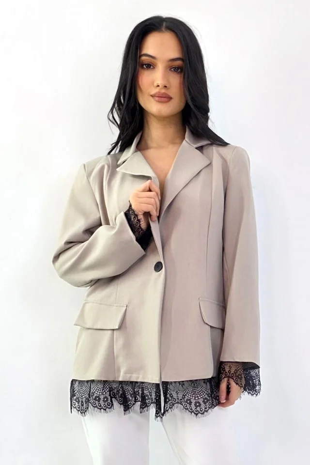 Sacou elegant Maelis, cu dantela si cusaturi de contur, Cappuccino, Marime S/M