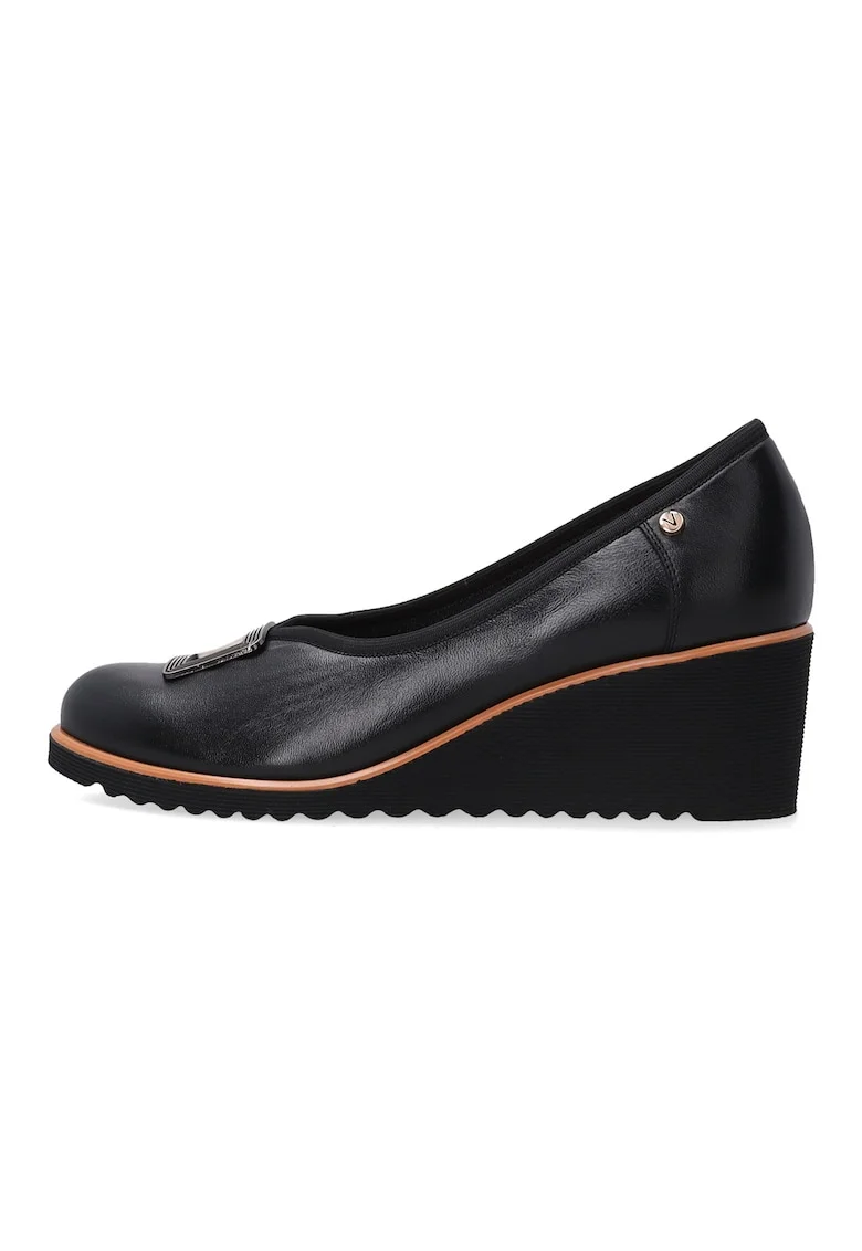 Pantofi casual cu talpa wedge si aplicatii metalice