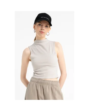 Maieu crop cu guler scurt,