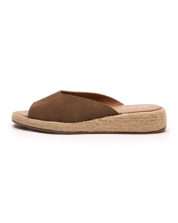 Papuci demi-wedge din piele intoarsa, Maro pamantiu
