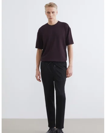Pantaloni regular fit cu pensa, Negru