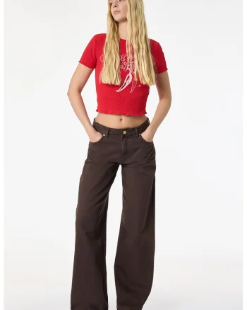 Tricou crop cu decolteu la baza gatului si imprimeu, Rosu