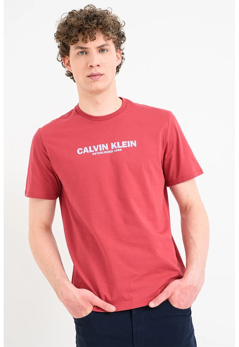 Tricou cu decolteu la baza gatului si logo, Rosu