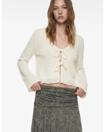 Bluza crop cu decolteu in V, Crem