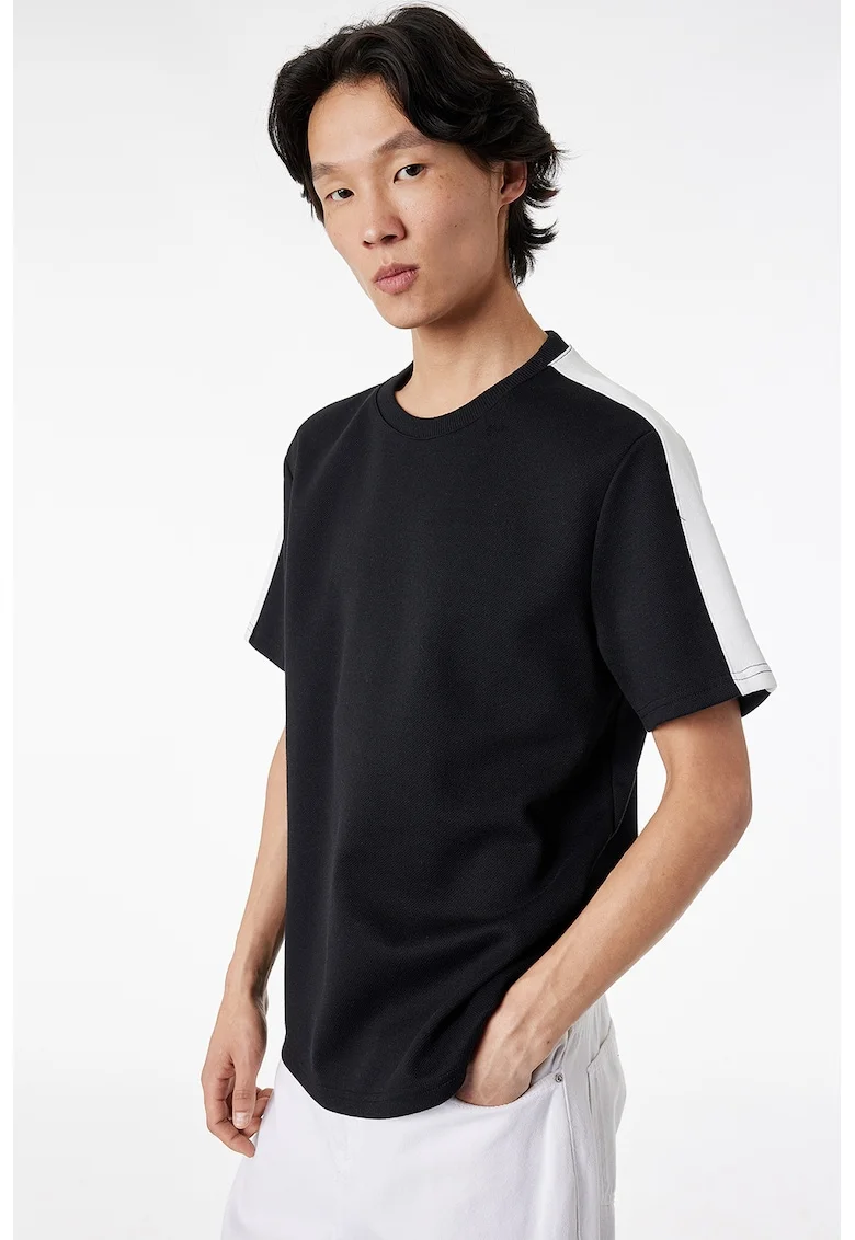 Tricou cu benzi contrastante pe maneci, Negru/Alb murdar