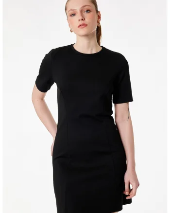 Rochie-tricou uni cu decolteu la baza gatului, Negru