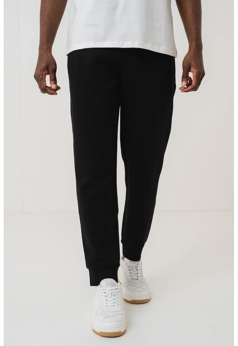 Pantaloni conici de trening, Negru