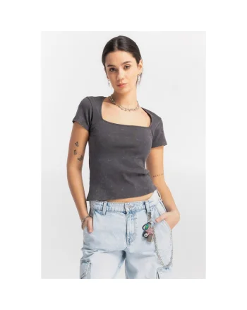 Tricou Slim Fit cu decolteu patrat si aspect prespalat,