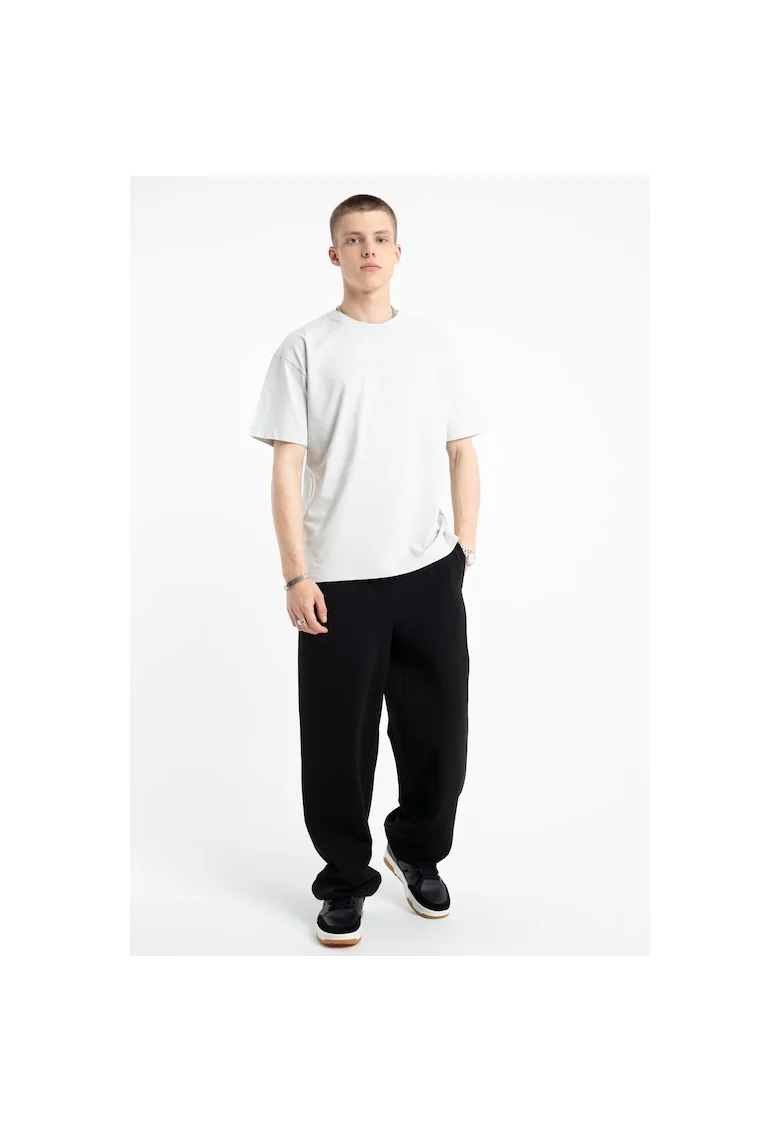 Tricou lejer cu imprimeu grafic pe spate,