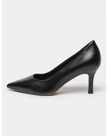 Pantofi din piele intoarsa cu varf ascutit