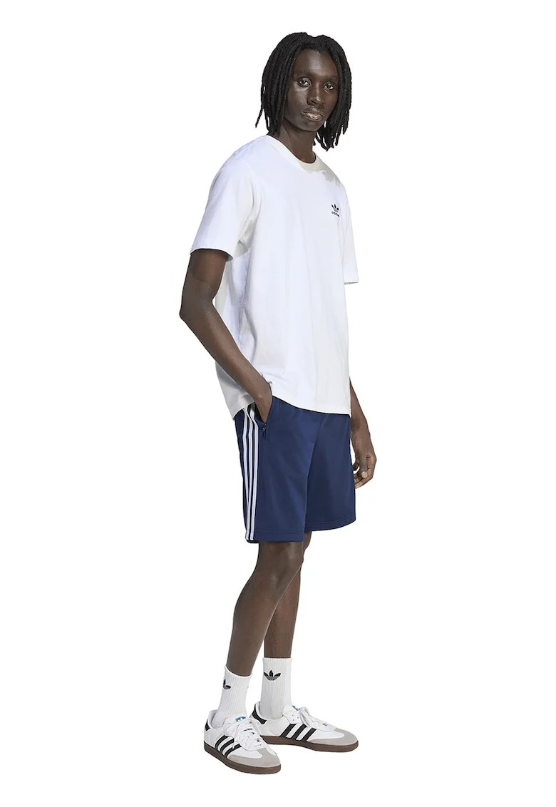 Pantaloni scurti cu talie elastica si benzi contrastante, Alb/Albastru inchis