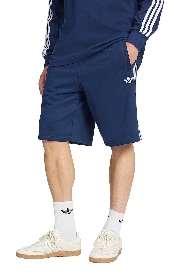 Pantaloni scurti de bumbac cu logo brodat si benzi contrastante, Albastru prafuit