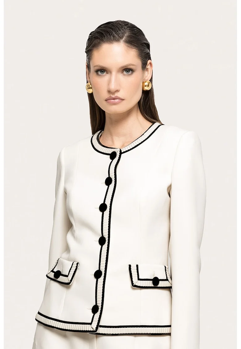 Sacou cu model uni si buzunare aplicate, Crem