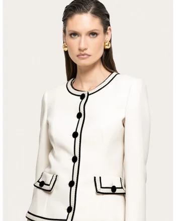 Sacou cu model uni si buzunare aplicate, Crem