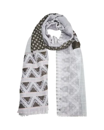 Esarfa cu model geometric