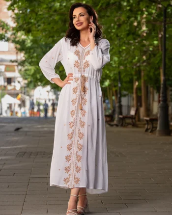Rochie traditionala eleganta alba lunga din vascoza Maria cu broderie bej