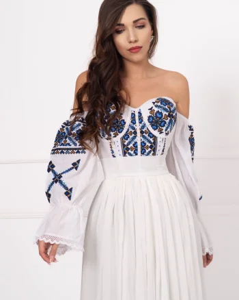 Corset traditional alb cu broderie albastra inspirata din folclor