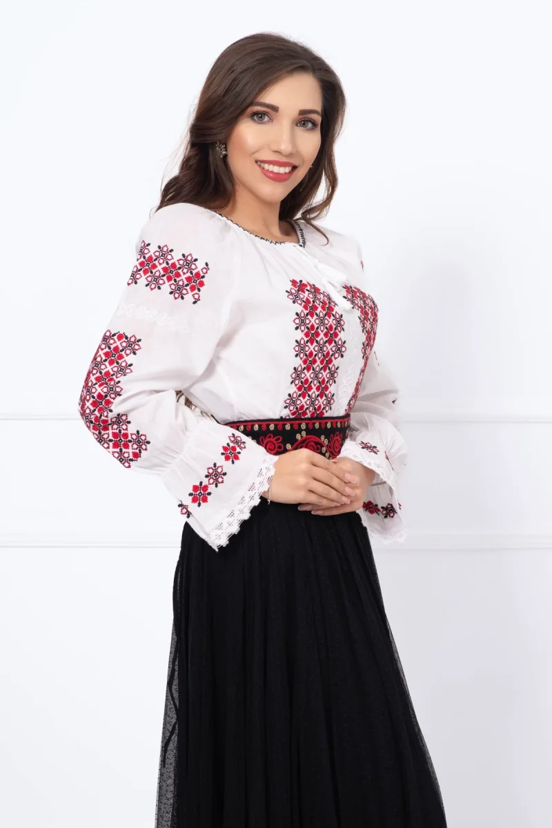 Ie traditionala alba din bumbac cu broderie rosu-negru