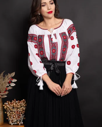 Ie traditionala alba Claudia din bumbac cu broderie de inspiratie folclorica