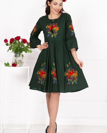 Rochie traditionala verde Angelica cu flori multicolore brodate